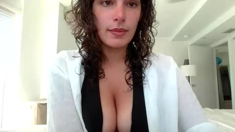 Snapshot of freckledeer chatting on March 23, 3:49 pm freckledeer online show from March 23, 3:49 pm