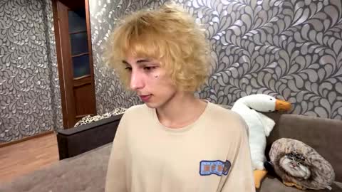 fred bucks online show from April 19, 1:32 pm