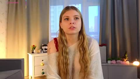 Hey im Olivia im glat to see you in mu room3 online show from April 16, 2:51 pm