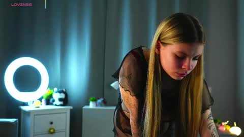 Hey im Olivia im glat to see you in mu room3 online show from April 18, 2:54 pm