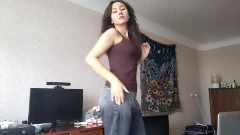 Mia online show from November 1, 9:22 am