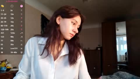 Mia online show from November 13, 9:30 am