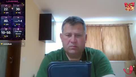 freeboy80180 online show from April 29, 7:34 am