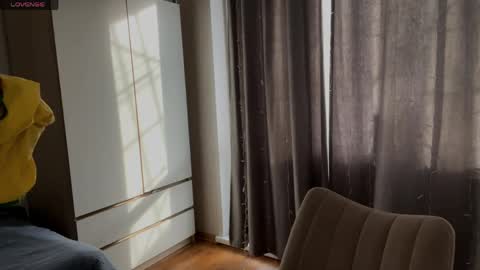 Jenny online show from April 3, 4:10 am