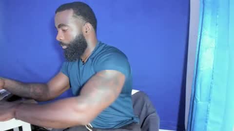 Snapshot of freedom_24 chatting on April 28, 6:35 pm shakur online show from April 28, 6:35 pm