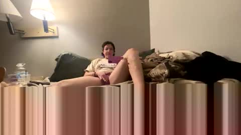 Snapshot of freethebirdclouds chatting on March 4, 3:23 am freethebirdclouds online show from March 4, 3:23 am