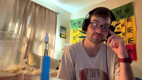 Snapshot of freezeskiii chatting on September 15, 2:50 pm freezeskiii online show from September 15, 2:50 pm