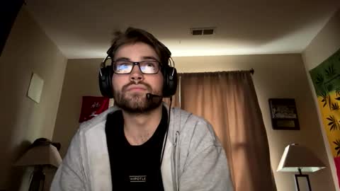 freezeskiii online show from December 20, 6:37 pm