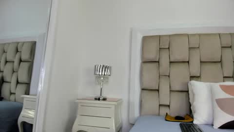 Snapshot of frehia_dimou chatting on April 28, 12:21 pm Frehia online show from April 28, 12:21 pm