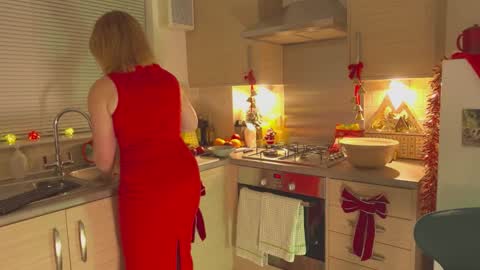 Snapshot of french_devotion chatting on December 23, 7:41 pm Louise or Lou 3 online show from December 23, 7:41 pm