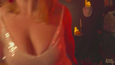 Snapshot of french_devotion chatting on October 14, 6:20 pm Louise or Lou 3 online show from October 14, 6:20 pm