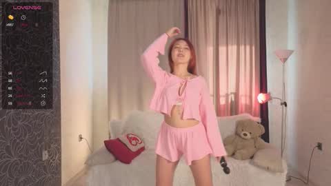 Snapshot of french_eyes chatting on September 12, 12:27 pm Emmy online show from September 12, 12:27 pm