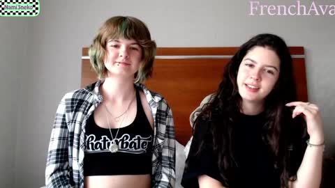 Ava online show from April 10, 5:28 pm