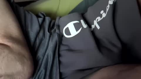 Snapshot of frenchymontreal chatting on November 1, 8:44 pm frenchymontreal online show from November 1, 8:44 pm