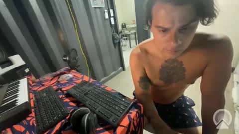 Snapshot of freshboy4512 chatting on April 17, 4:37 am FreshBoy online show from April 17, 4:37 am