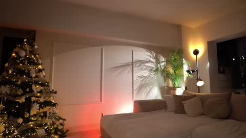 Freya online show from December 28, 3:04 pm