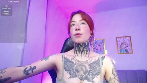 Snapshot of freya_b chatting on February 4, 12:44 pm freya online show from February 4, 12:44 pm