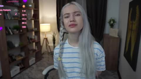 Freya online show from March 7, 7:33 pm