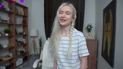 Freya online show from March 22, 7:17 pm