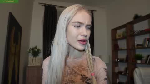 Freya online show from April 12, 7:30 pm