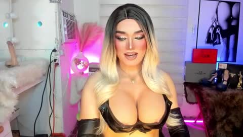 Snapshot of freya_lovestocum chatting on September 10, 2:33 am Miss Frea  online show from September 10, 2:33 am