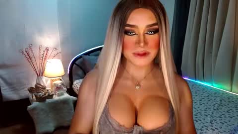 Snapshot of freya_lovestocum chatting on October 6, 11:02 pm Miss Frea  online show from October 6, 11:02 pm