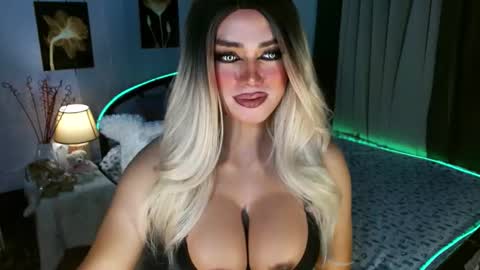 Snapshot of freya_lovestocum chatting on March 12, 2:12 pm Miss Frea online show from March 12, 2:12 pm