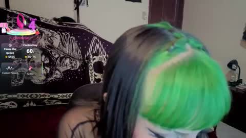 Snapshot of freyaa_sorceress chatting on February 1, 10:41 pm freyaa_sorceress online show from February 1, 10:41 pm