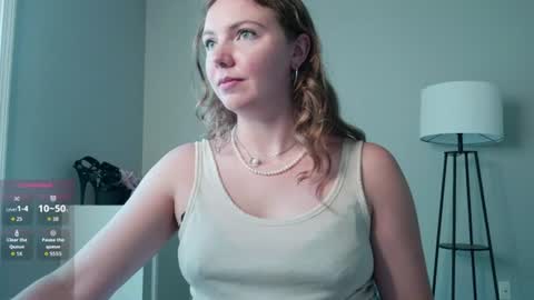 Snapshot of freyafux chatting on June 13, 10:18 pm Miss Freya online show from June 13, 10:18 pm