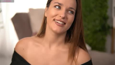 freyaheart online show from October 12, 6:34 am