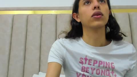 Snapshot of freyamoller_ chatting on May 3, 7:09 pm FreyaMoller online show from May 3, 7:09 pm