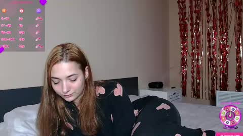FreyaOliver online show from April 16, 8:31 pm