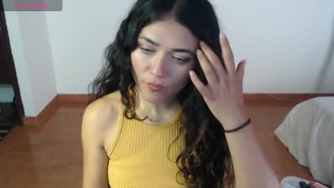 Snapshot of freyarouge chatting on April 18, 4:22 pm freyarouge online show from April 18, 4:22 pm