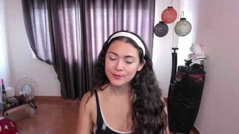 Snapshot of freyarouge chatting on July 6, 6:21 pm freyarouge online show from July 6, 6:21 pm