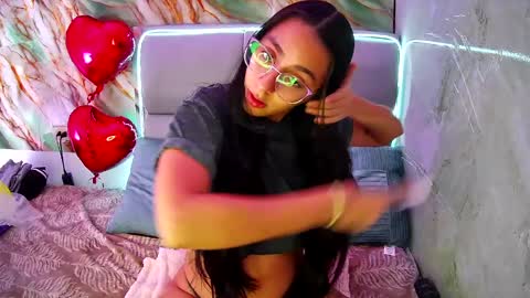 Snapshot of freyja_01 chatting on February 6, 9:28 pm Freyja online show from February 6, 9:28 pm