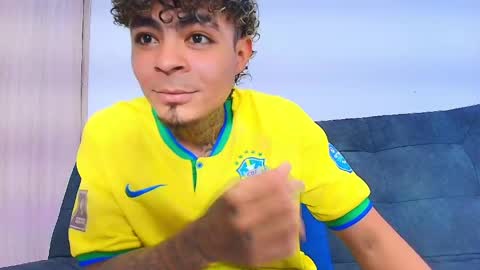 freyva_ online show from April 22, 1:52 am