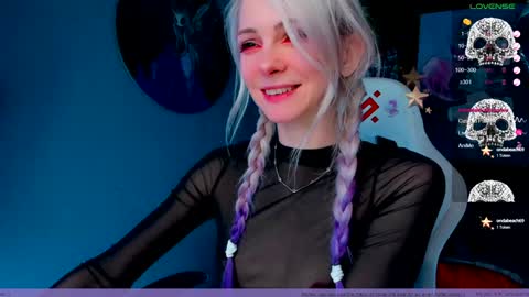 Snapshot of frida_fortune chatting on February 2, 1:45 am Frida A boost to fortune for the one who gives a thumbs up and a bonus lucky for those who support me by joining the fanclub online show from February 2, 1:45 am