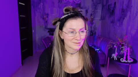 Snapshot of fridatander chatting on January 1, 12:11 pm Frida Tander online show from January 1, 12:11 pm