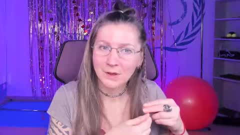 Snapshot of fridatander chatting on February 23, 9:11 am Frida Tander online show from February 23, 9:11 am