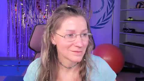 Snapshot of fridatander chatting on February 24, 12:16 pm Frida Tander online show from February 24, 12:16 pm