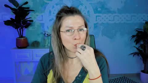 Snapshot of fridatander chatting on March 6, 4:07 pm Frida Tander online show from March 6, 4:07 pm