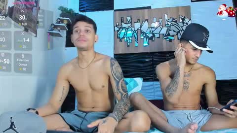 Snapshot of friendsofeverything_ chatting on November 12, 1:33 pm Adam y pitter online show from November 12, 1:33 pm