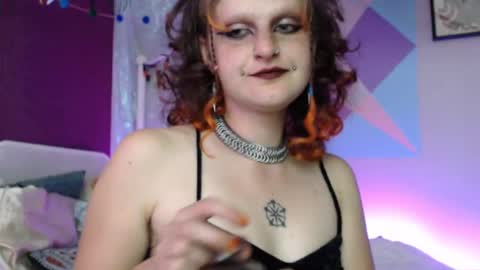 Snapshot of friskyflowers chatting on September 24, 2:37 am cherry online show from September 24, 2:37 am