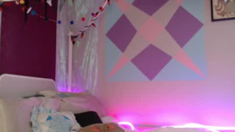 Snapshot of friskyflowers chatting on October 18, 5:03 pm cherry online show from October 18, 5:03 pm