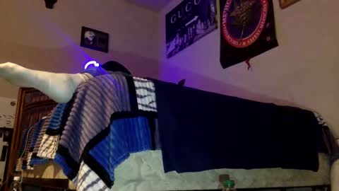 Snapshot of fromthabac chatting on May 6, 2:08 am fromthabac online show from May 6, 2:08 am