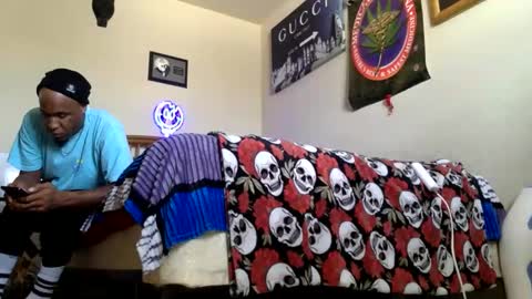 Snapshot of fromthabac chatting on May 20, 6:36 pm fromthabac online show from May 20, 6:36 pm