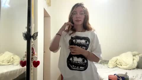 Snapshot of frostsugar chatting on June 10, 5:56 pm Kate online show from June 10, 5:56 pm