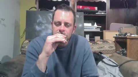 frostydhoman1221 online show from December 9, 6:34 am