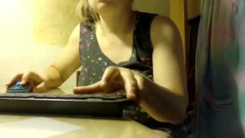 Snapshot of frumcake chatting on June 25, 6:12 pm FrumCake online show from June 25, 6:12 pm