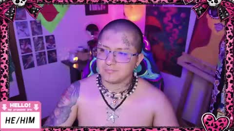 Snapshot of ftmbiggestclit chatting on April 20, 2:25 am Kevin online show from April 20, 2:25 am
